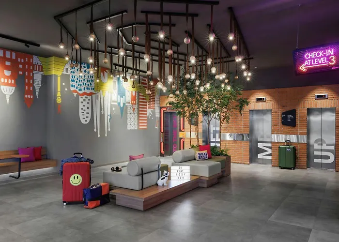 Moxy Barcelona Hotel