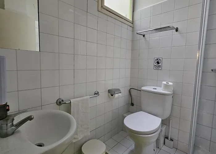 Central And Basic Universitat For Young Hostel Barcelona