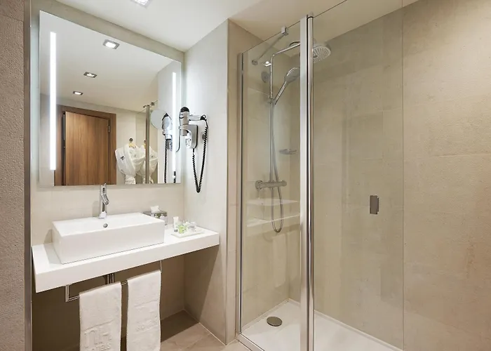 Nh Barcelona Les Corts Hotel